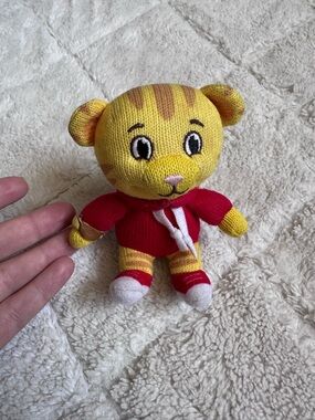 Storypod | Daniel Tiger Craftie Educational Social Skills Musical Toy Player